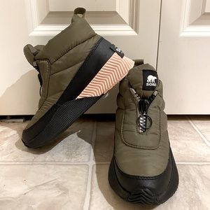 Sorel Waterproof Boots, military green, pink and black.